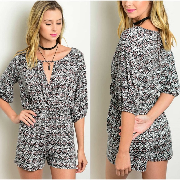 Cute Cutout Romper - Picture 1 of 7